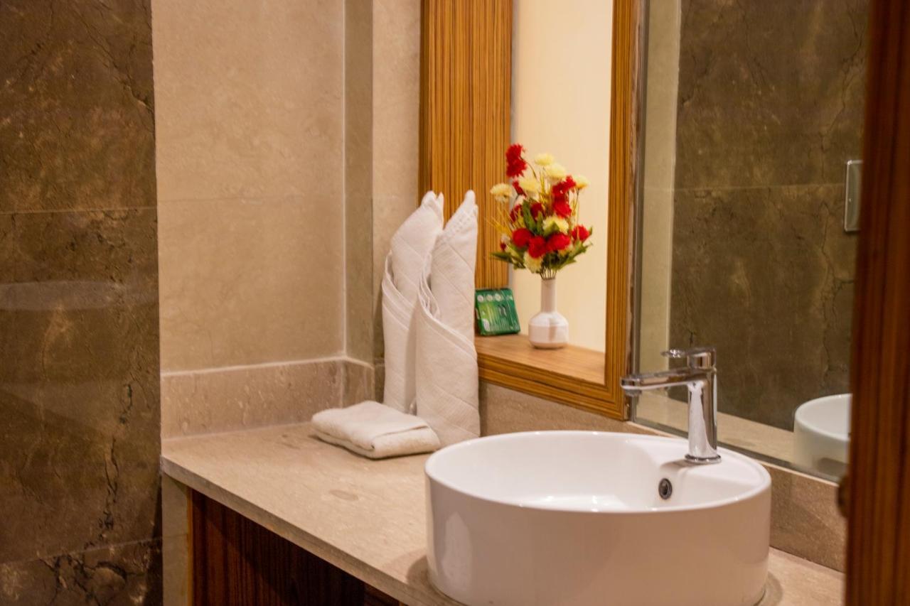 Hotel Landmark Rewa Ngoại thất bức ảnh