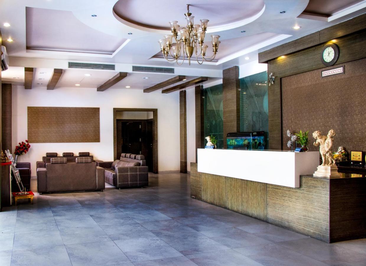 Hotel Landmark Rewa Ngoại thất bức ảnh