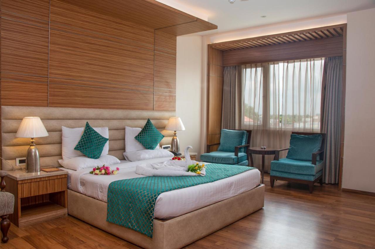 Hotel Landmark Rewa Ngoại thất bức ảnh