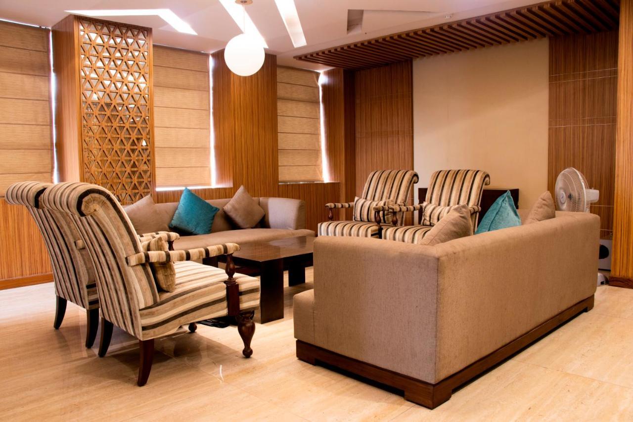 Hotel Landmark Rewa Ngoại thất bức ảnh