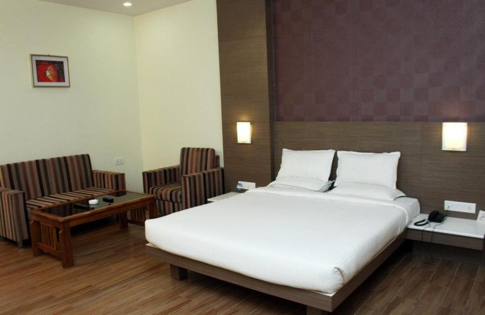 Hotel Landmark Rewa Ngoại thất bức ảnh