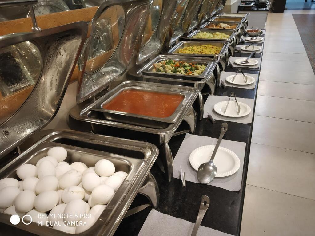 Hotel Landmark Rewa Ngoại thất bức ảnh